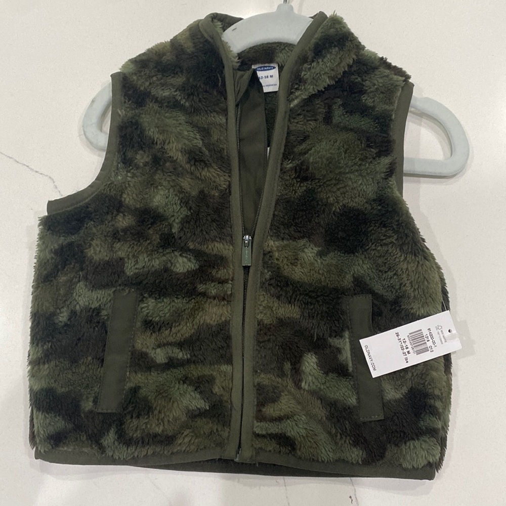 Old Navy 12-18 months fleece vest